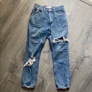 Abercrombie & Fitch High Rise Mom Jeans